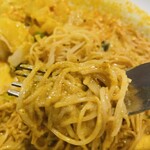 スリランカくまもと - カレーが染み込んだヌードル