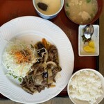 どん亭 - 焼肉うどん定食 →うどんを味噌汁に変更で茶碗蒸し付858円