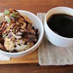 おやつ マルシェ - ワッフルパルフェ　３８０円
            ブレンドコーヒー　２８０円
            