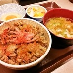 すき家 - 牛丼・とん汁セット