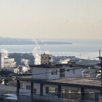 別府おぐら - 窓からも湯煙が見えました