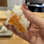 勢麟 - 中身はたっぷりの筋子が入ってました！美味しい♡