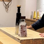 勢麟 - 1800テキーラのお味見させていただきました。松の実？のような香りとトロンとした甘みもありキレもよく、まるでウイスキーのように味わうテキーラでした。お心遣いに感謝です。