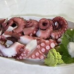 俵や - 名物のタコぶつ。とにかく盛りが良い。