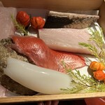 食堂 ぎんみ - 上から鰹、クエ、金目鯛、、アオリイカ？