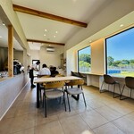 with dog coffee - 店内