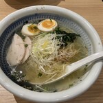 俺流塩らーめん 吉祥寺店 - 俺流塩ラーメン（鶏チャーシュー）