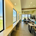 with dog coffee - 店内