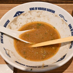 NIBOSHI MANIA - タカアシガニ煮干蕎麦の底に残ったスープ