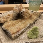 勢麟 - 天然鰻　白焼　天然鰻、脂のりのり♪で肉厚で皮は柔らかくて美味しい〜たっぷり山葵を乗せていただきました！