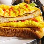 アルファ - アイスコーヒー400円 モーニングＢセット エッグトースト(飲み物・ゆで卵・サラダ付き)50円