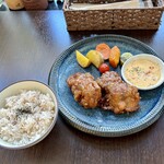 バルバルキッチンアメリ - ランチ：チキン南蛮 自家製タルタル添え(¥1,300)
      写真は無いがいつも通り食後のアイスコーヒーS(¥300)も頼んだ。