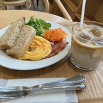 サンドイッチとコーヒー アンペア - 