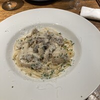 シャンパン食堂 - これぞポルチーニ茸のクリームパスタ！他のお値段と計算すると2000円ちょっと。