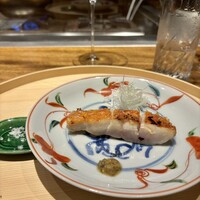 温石 - 金目鯛鱗焼き　まずは塩で。その後実山椒醤油で。