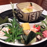 山荘 天水 - 八寸　鯛白子若布酢・・・