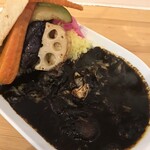 モトカレー - ミルチカレー側