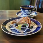 百合珈琲 - ピスタチオと栗のタルト
本日のコーヒー｢花｣セット(900円)