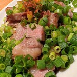 ウルトラチョップ 神楽坂 - 炙りラムのネギポン酢