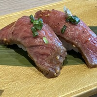 飛騨牛一頭家 馬喰一代 長良本家 - 飛騨牛にぎり