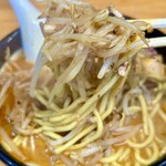 味噌っ子 ふっく - 炒めモヤシと共に頂く