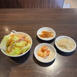 炭火焼肉＆韓国家庭料理 金 - 
