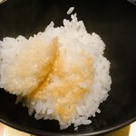 割烹 隆 - 2杯目はおこげ付きでーす。