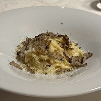 アンティキ - イタリア産 秋トリュフのパスタ・ビアンカ “タリオリーニ”