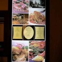 ビランチャ 梅田店 - 料理とお店の様子が沢山の写真で紹介されてます。右の一番上はオーナーシェフの柿田将宏さんですね。