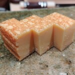 神田錦町 鮨たか晴 - 芝海老のすり身入り玉子焼き