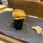 すし みむろ - 北海道馬糞と紫雲丹