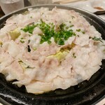 奄美のゆらい処 語久庵 - 黒豚三枚肉と白菜の蒸し焼き