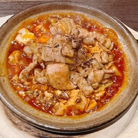中華旬彩 森本 - 土鍋仕立ての四川式麻婆豆腐(ホルモン追加)①
