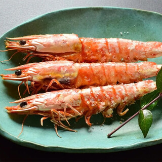 食材がもつ素材の良さを生かしきる料理人の確かな技術。