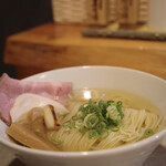 ramen rise niji - 料理写真:白醤油