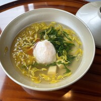 日本料理 羽衣 - ちらし玉子薄葛仕立て
                    海老真丈菊花菊菜