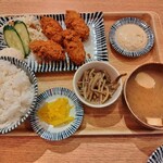 肉豆冨とレモンサワー 大衆食堂 安べゑ - カキフライ定食