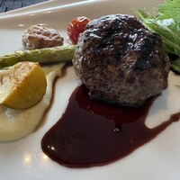 The Grill on 30th - メインのハンバーグ。