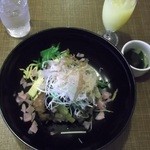 Beer kitchen AOSHIMA - ステーキ丼(1000円)上から