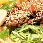 かつぎや - 挽肉味噌が美味すぎる！　錦爽鶏のムネ肉もヘルシーで美味しい