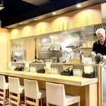 かつぎや - 今日はいつものカウンターからテーブル席に案内されました　景色が違うｗ