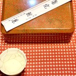 鮒兼 - こちらは蒲焼　こちらの酒は雪の茅舎の番号酒です