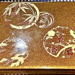 鮒兼 - 蒲焼も特上で　こちらの鰻はサイズの違いです