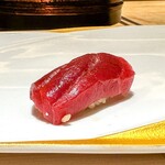 264941301 - 大間のマグロ握り