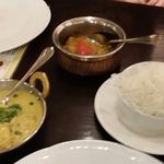 アーンドラ・ダイニング - マハバリフィシュカレー&メティマトン