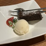 但馬屋 - ガトーショコラと桃のシャーベット