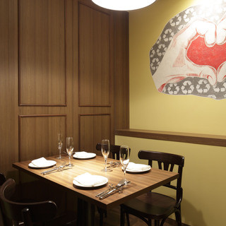 個室※ランチ2800円以上、ディナー6000円以上のコースでご案内可。
