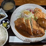 手作り洋食の店 おおさかや - チキンカツ定食　900円のはずが‥