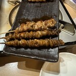 博多郷 いさみ - 鶏もも、鶏皮