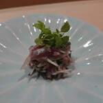 すし宮川 - サンマの香味野菜あえ 梅ペースト